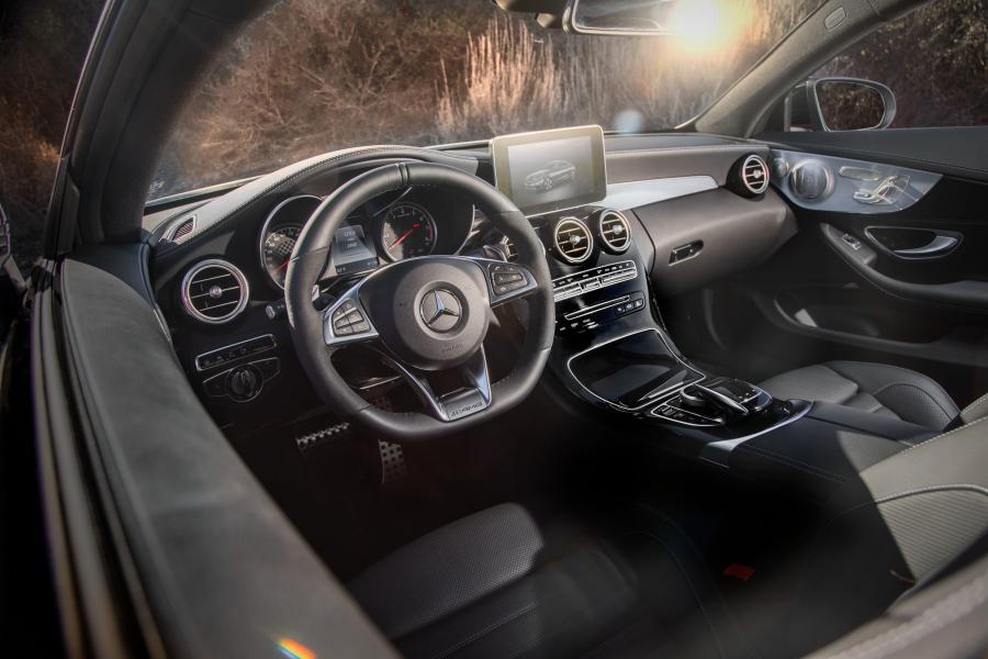 Интерьер Mercedes-AMG C43 4Matic Coupe 2016 года  (NA) (фото 22 из 25)